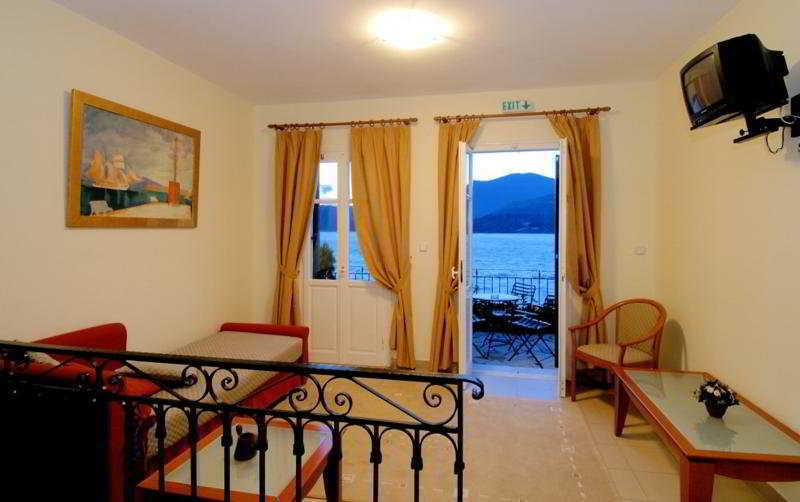 Omirikon Hotel Vathy  Exterior photo